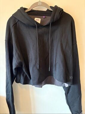 YITTY Black Cropped Hoodie Sweatshirt